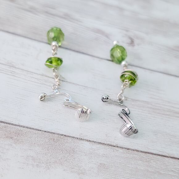 Vintage Clip On Earrings Stunning Extra Long Green & Silver Tone Dangle - Picture 6 of 7